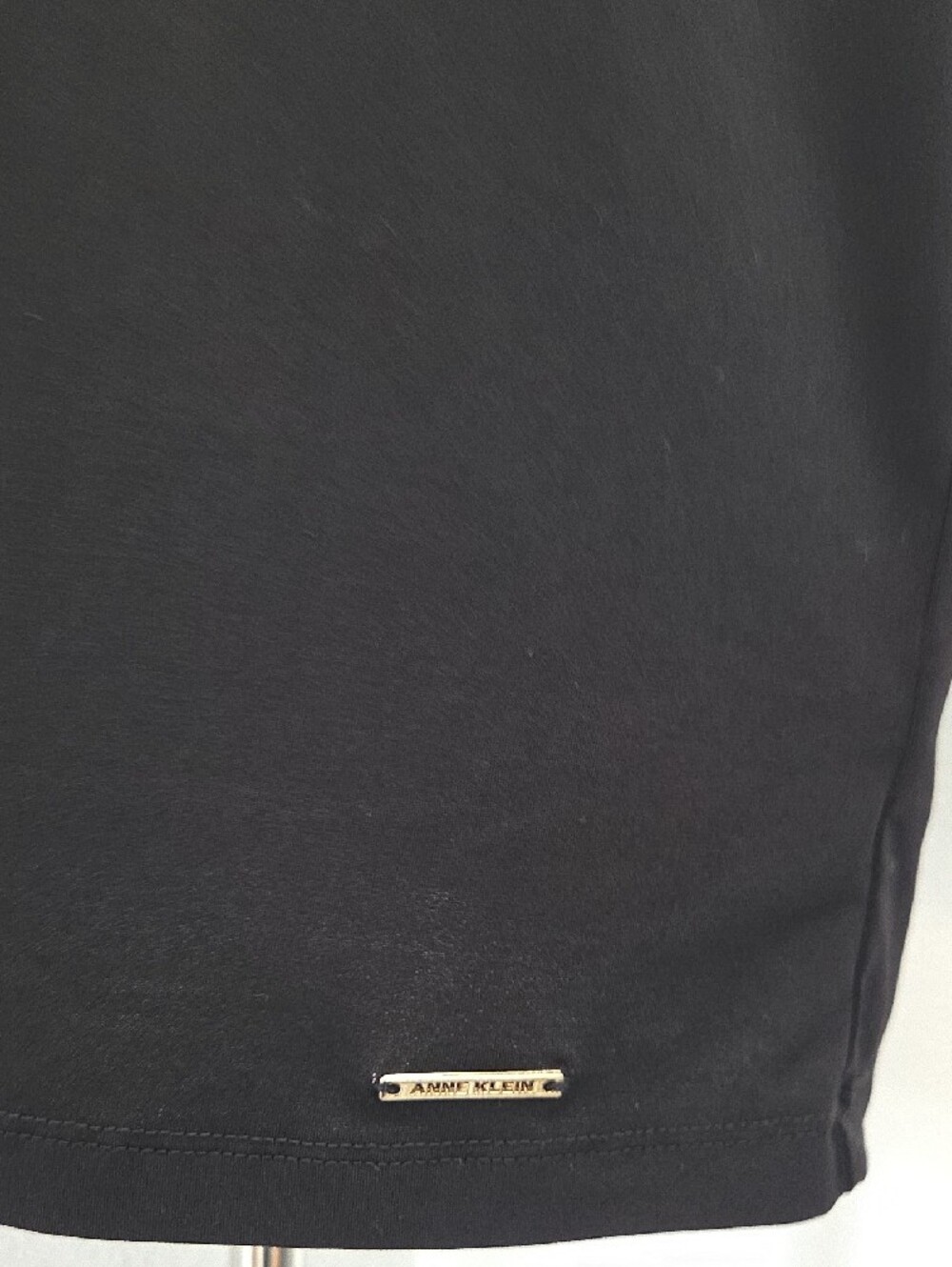 Anne Klein Black Sleeveless Tank with Gold Emblem Large Peekaboo Accent - Picture 7 of 7